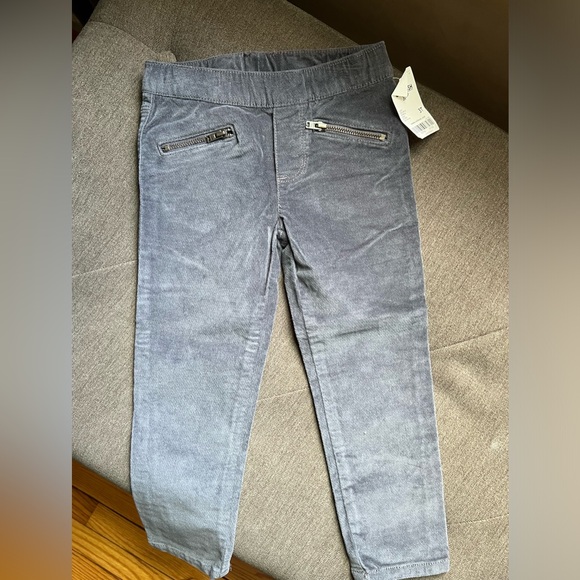 OshKosh B'gosh Other - OskKosh B’gosh 3t girls velvet pants